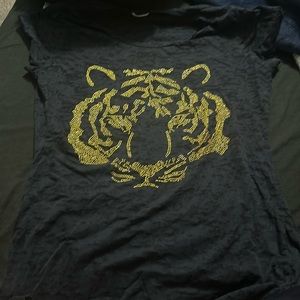 Studio y shirt